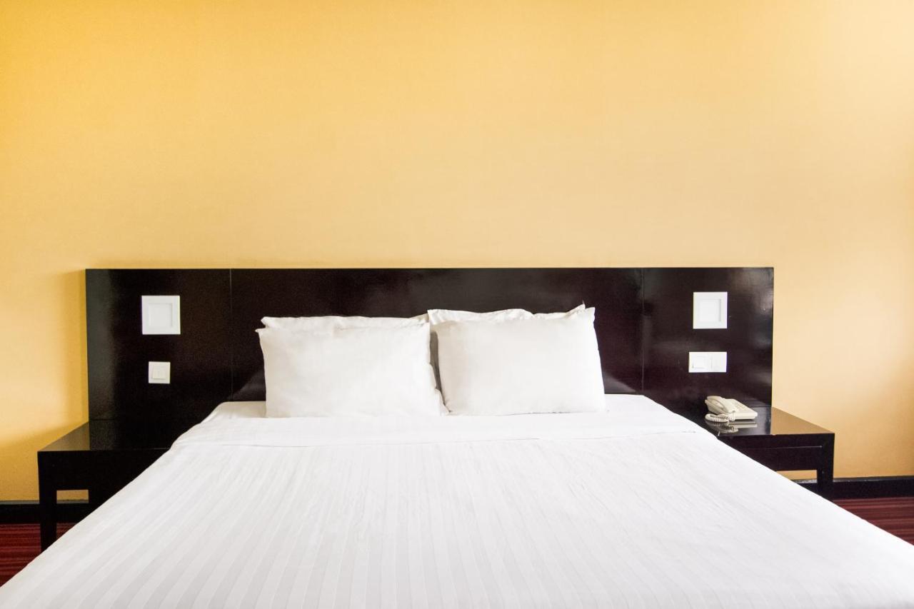 Oyo 89693 Perkasa Hotel Keningau Near Hospital Keningau Esterno foto