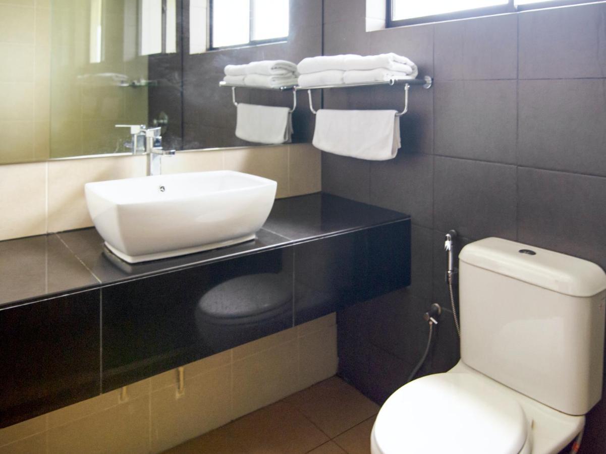 Oyo 89693 Perkasa Hotel Keningau Near Hospital Keningau Esterno foto