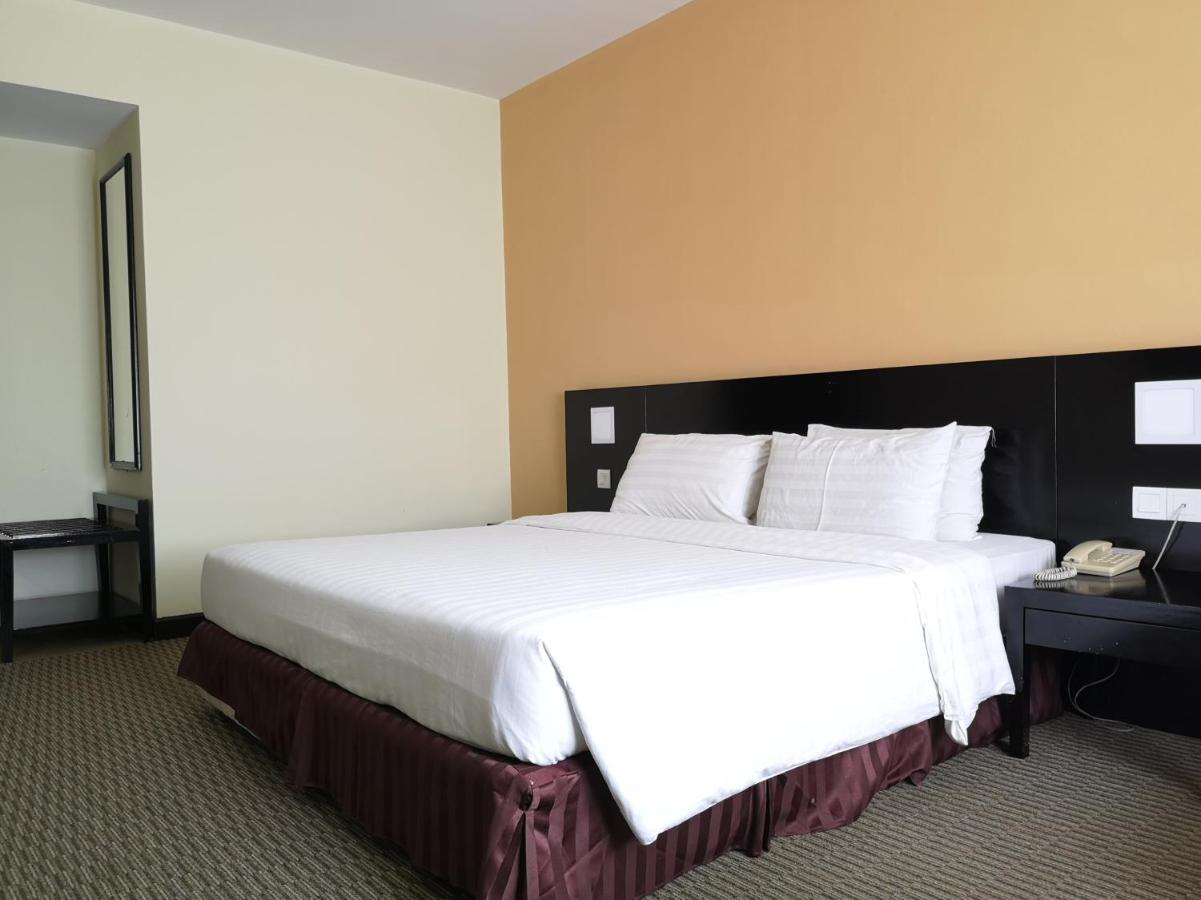 Oyo 89693 Perkasa Hotel Keningau Near Hospital Keningau Esterno foto
